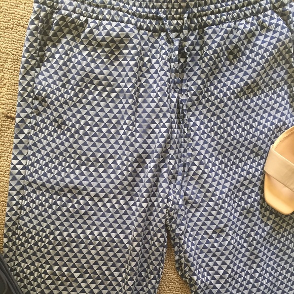 GAP Patterned Pants - Picture 3 of 4